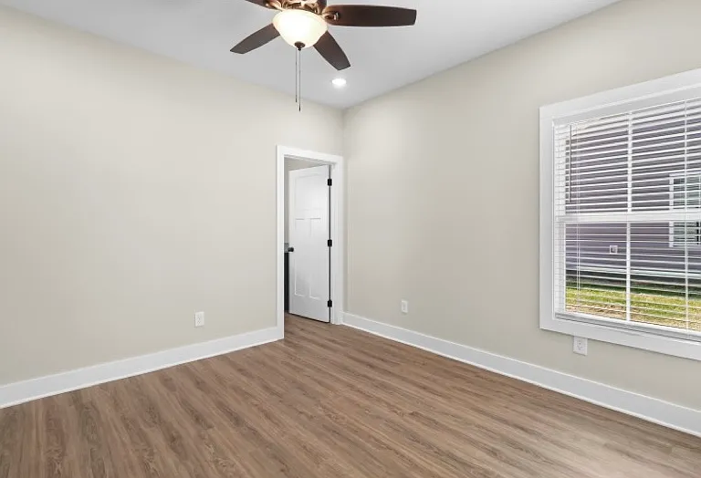 1003 Oak St #B — Photo 8