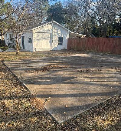 3rd image of 708 Richmond St #1