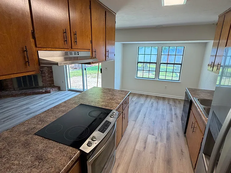 2434 Dundee Dr — Photo 7