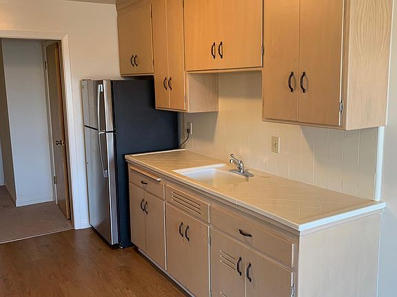 2nd image of 757 36th Ave APT 204