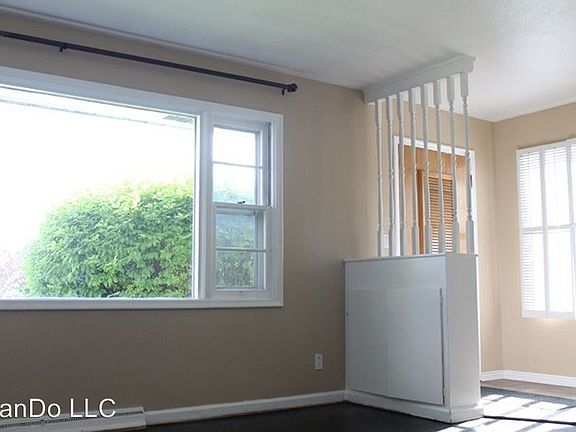 4th image of 891 Syringa Dr
