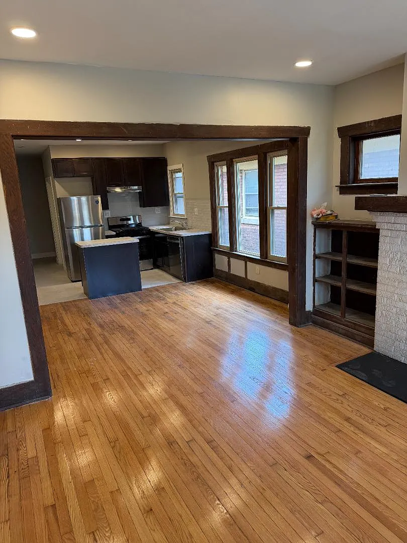 4345 W Euclid St - 4345 W Euclid St — Photo 2