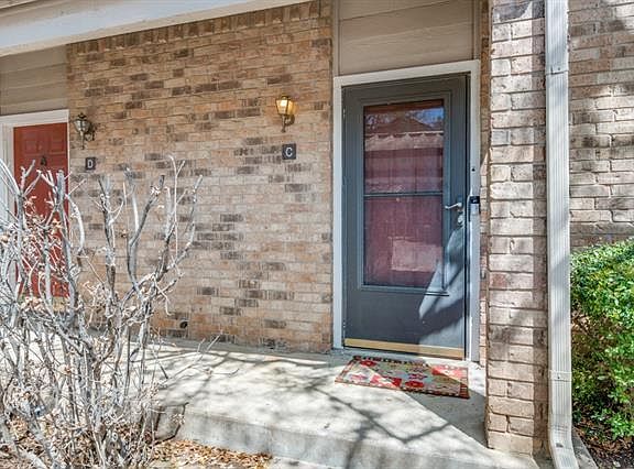 3rd image of 1101 Brighton Dr APT C
