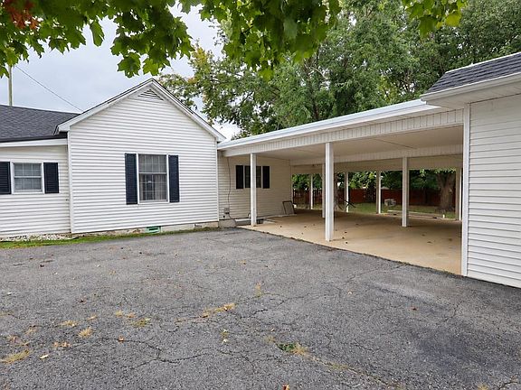 2nd image of 408 S Main St