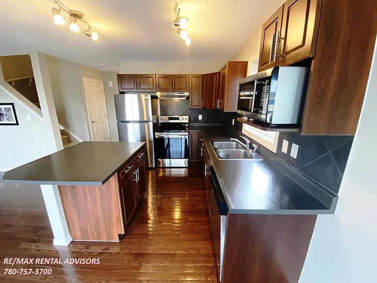 5148 1a Ave SW — Photo 4