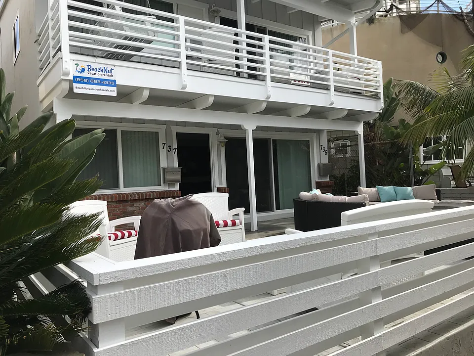 737 Balboa Ct