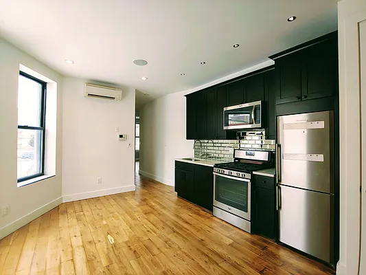 Rented by EXR | media 42