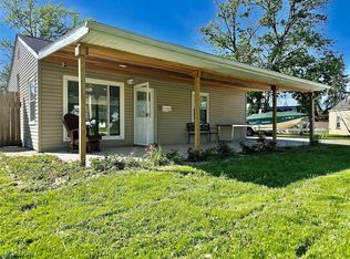 7360 Oregon Trl, Youngstown, OH 44512