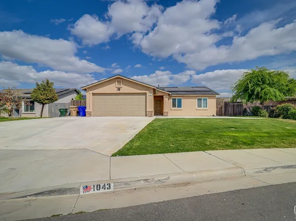 1043 Tangelos St, Bakersfield, CA 93306