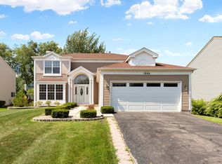 1860 Gleneagle Cir, Elgin, IL 60123
