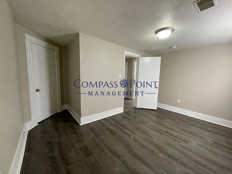 161 E Loudon Ave — Photo 10