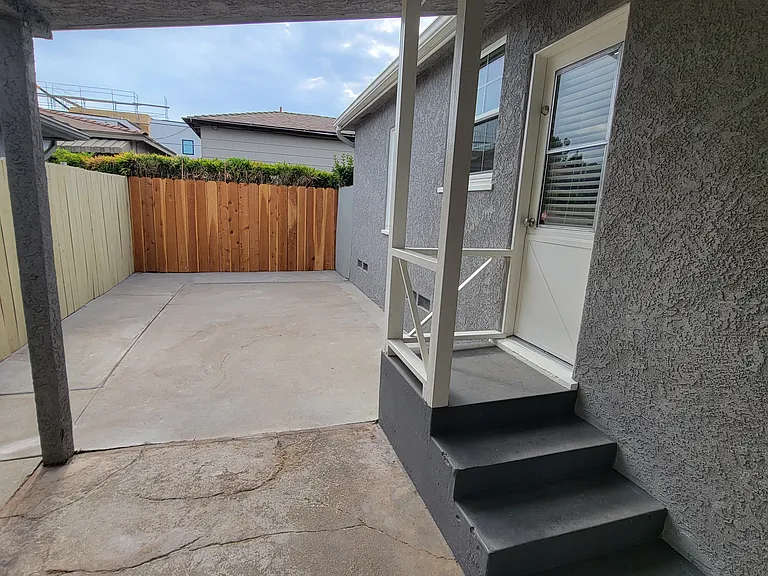 6704 Mohawk St — Photo 20