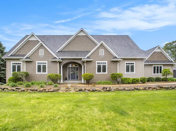 7522 S 10th St, Kalamazoo, MI 49009