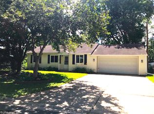 126 Carol Ln, West Saint Paul, MN 55118