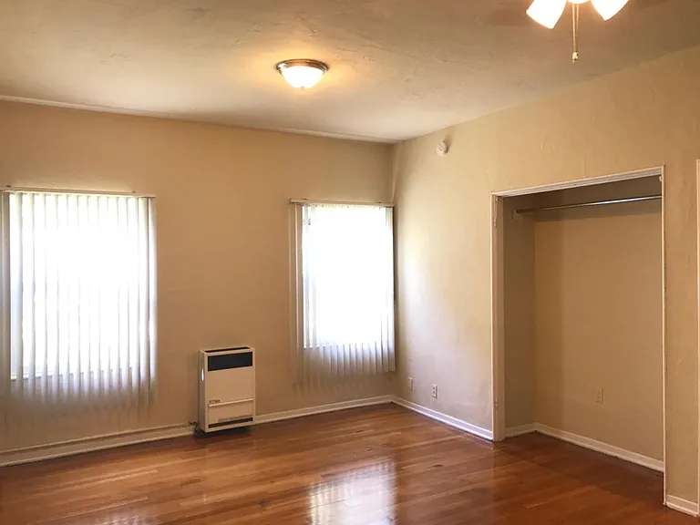 1197 N Ardmore Ave — Photo 8