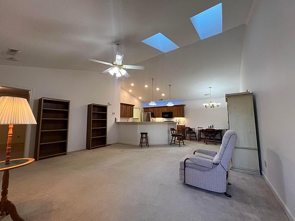 2nd image of 35 Stone House Ct