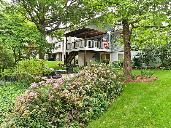 4th image of 1327 Briarcreek Dr