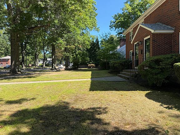 4th image of 740-742 Vfw Pkwy