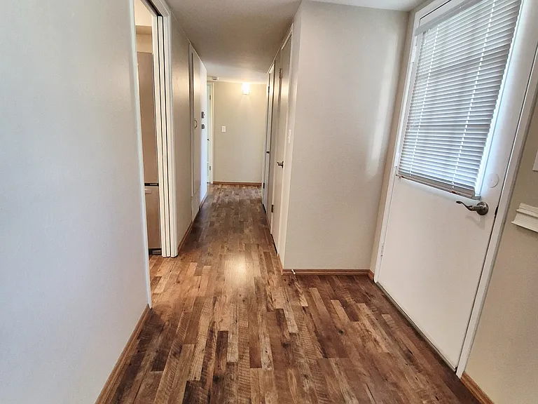 Thornhill Dr — Photo 2