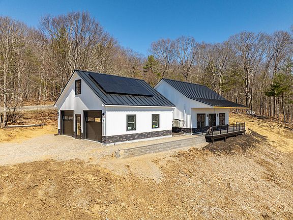 2nd image of 740 Pinnacle Road