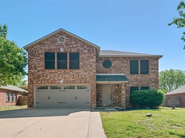 2700 Stone Creek Ln, Corinth, TX 76210