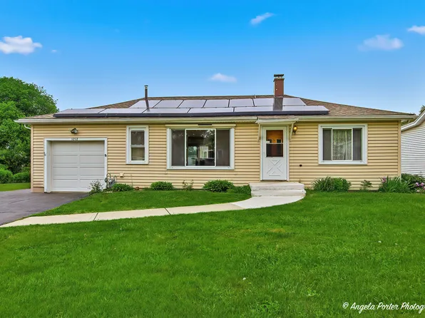 1212 Cherry St, Lake In The Hills, IL 60156