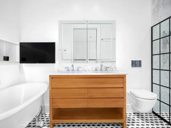 33 West 67th Street image 10 of 15