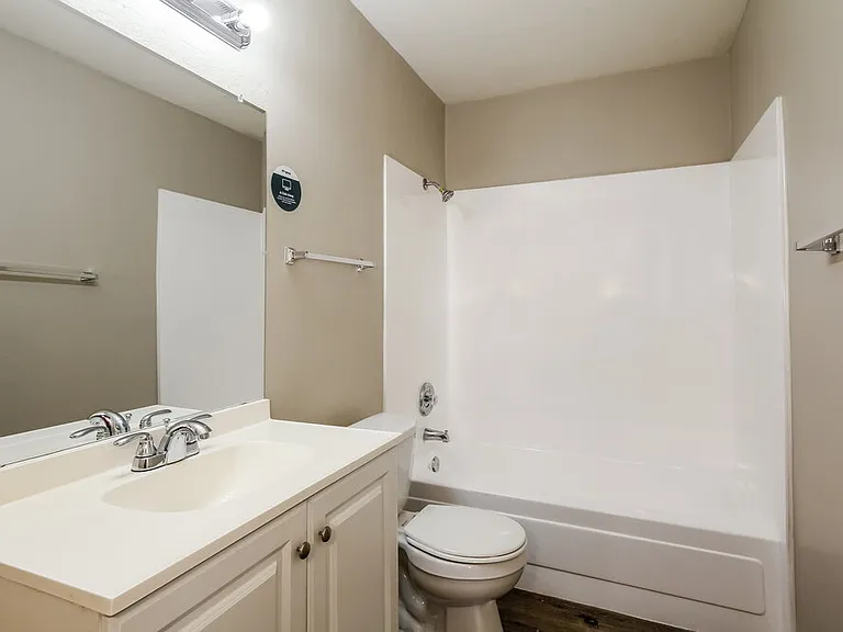 6529 N 74th Dr — Photo 13