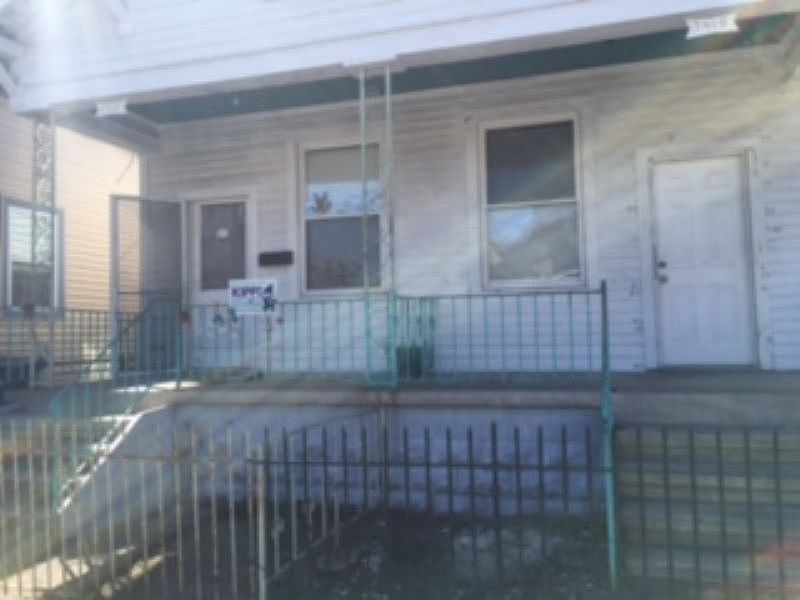 1st image of 2418 Dumaine St