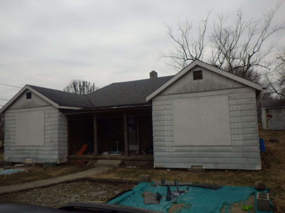 1st image of 110 E Pierce St
