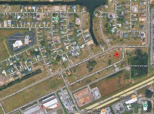 827 Ceitus Ter, Cape Coral, FL 33991