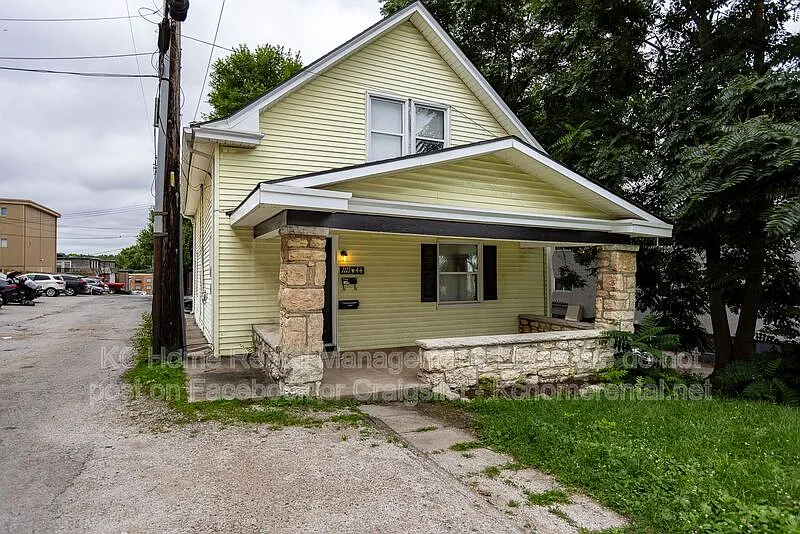 1 bed, 1.0 bath, 600 sqft, $995 — Photo 2
