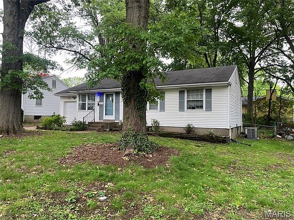 2nd image of 1534 Comet Dr