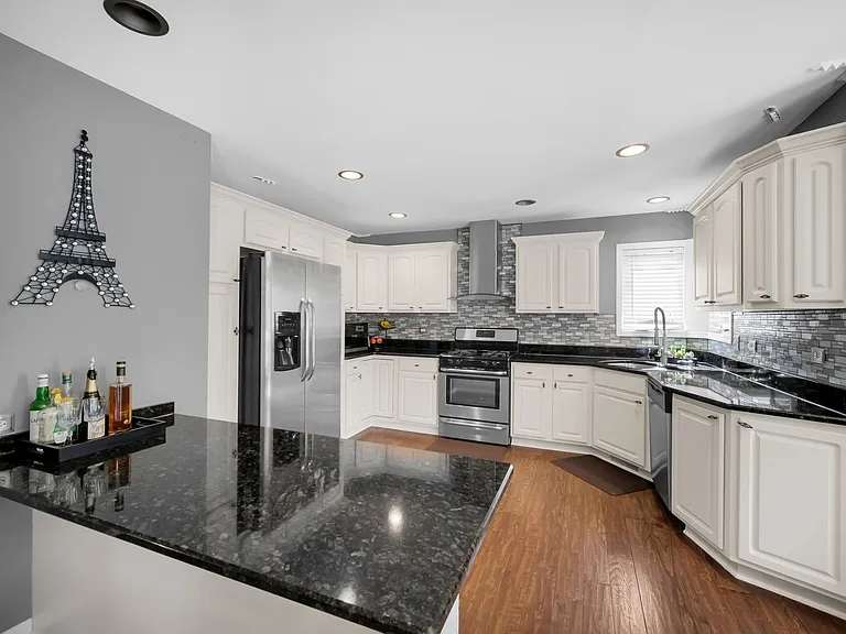 2518 Adamsway Dr — Photo 15