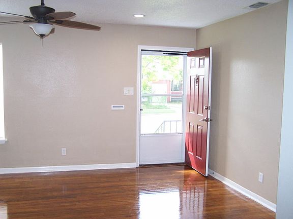 3rd image of 4729 Johnston Dr