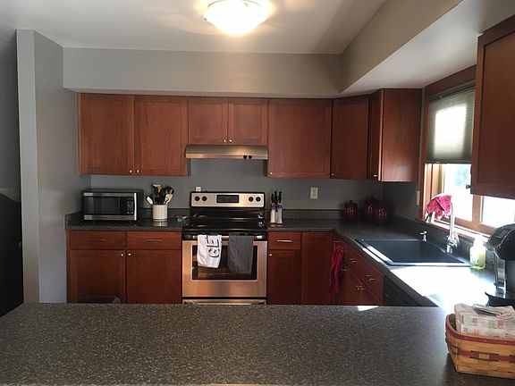 4th image of 7221 Greenwood Ct