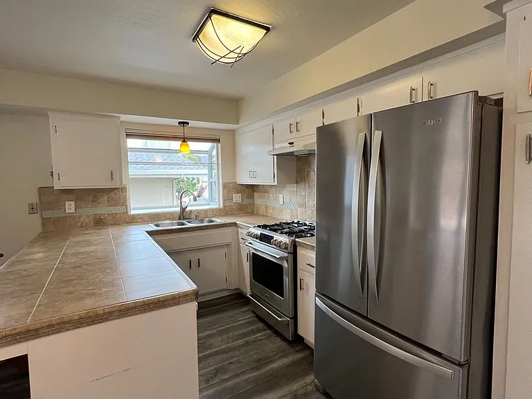 228 Treasure Island Dr — Photo 4