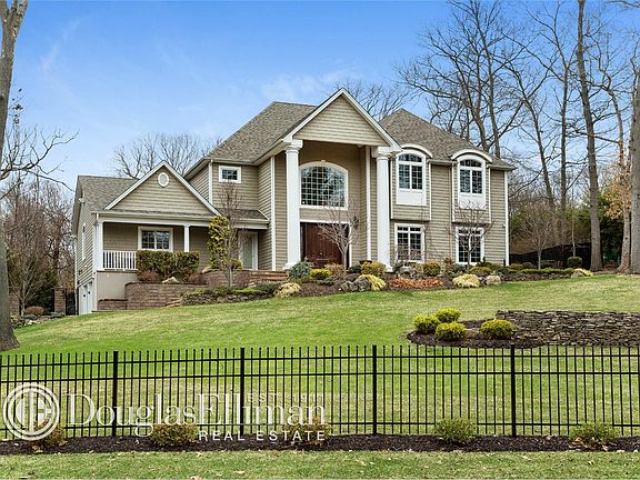 3rd image of 4 Etna Ln
