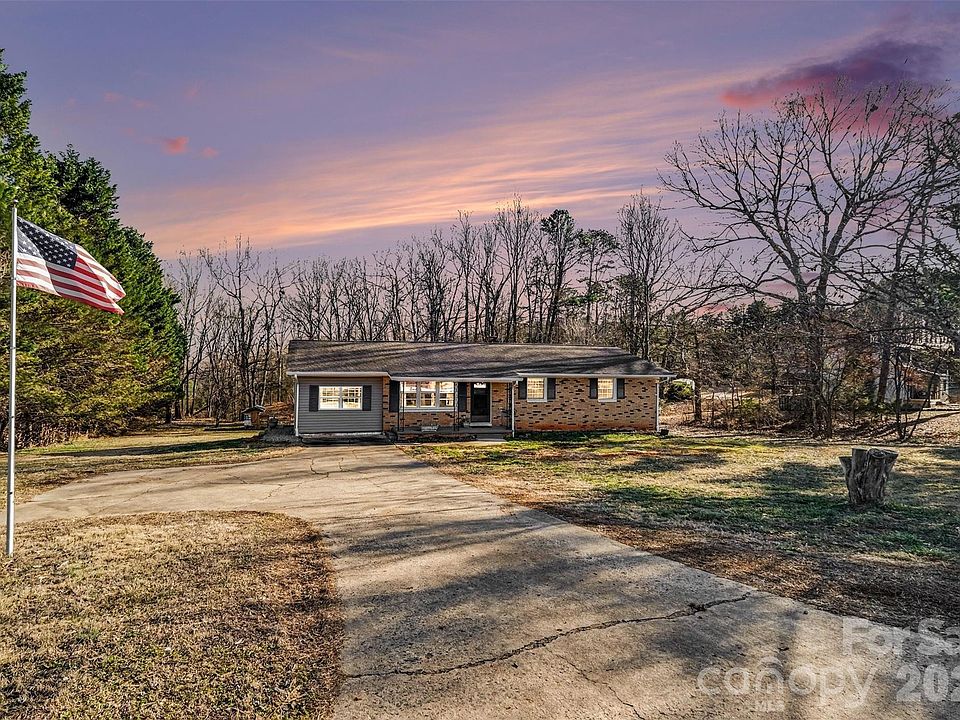 1st image of 526 Wilson Dr