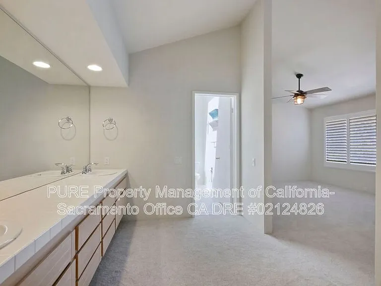 1964 Discovery Village Ln — Photo 35