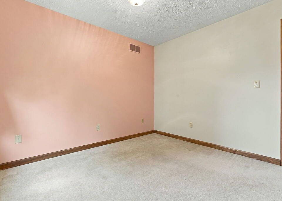 49th image of 205 Falcon Dr