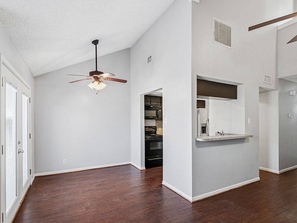 1st image of 202 Teakwood Dr APT C