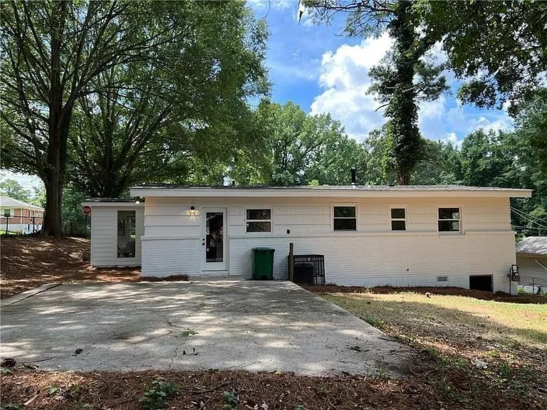 2956 Monterey Dr — Photo 16
