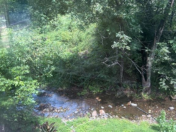 3rd image of 115 Overall Rd