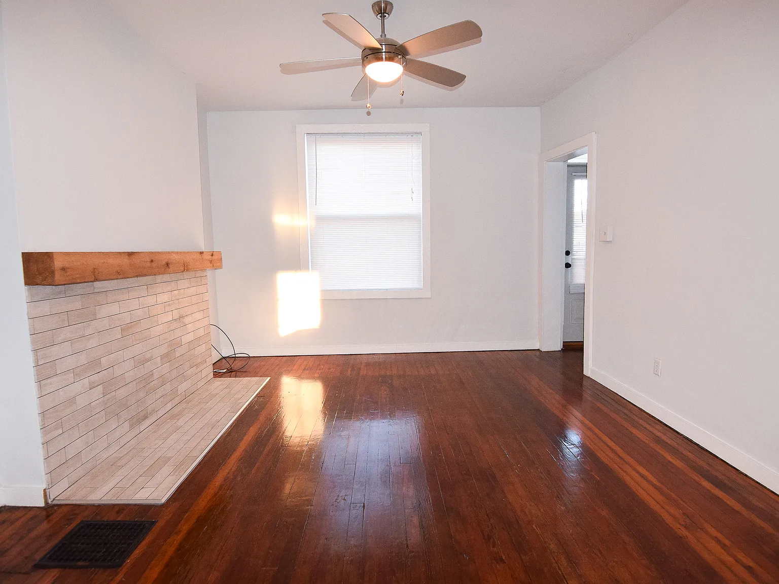 2 bed, 1032 sqft, $1,350 — Photo 3