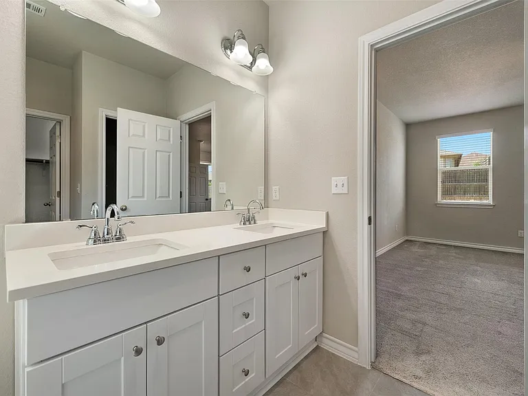 4004 Harbor Point Dr — Photo 27