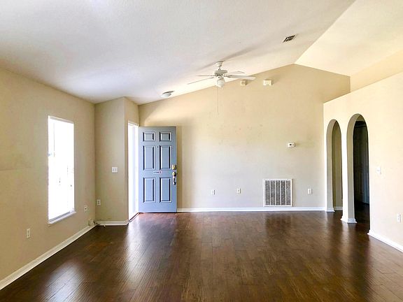 2nd image of 933 Brenton Leaf Dr