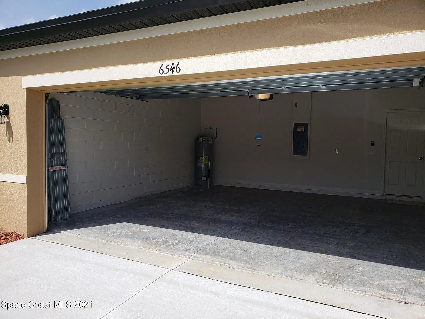 Single Family Home — Photo 4