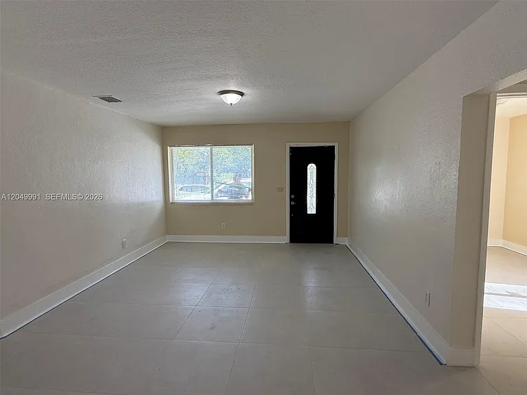 757 NW 47th St — Photo 3