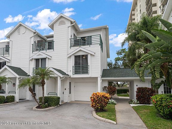 2nd image of 320 Island Way APT 105